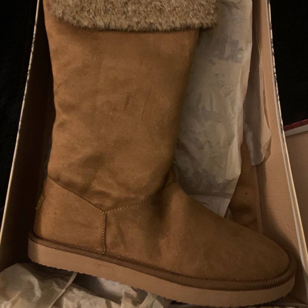 Brand new brown boots